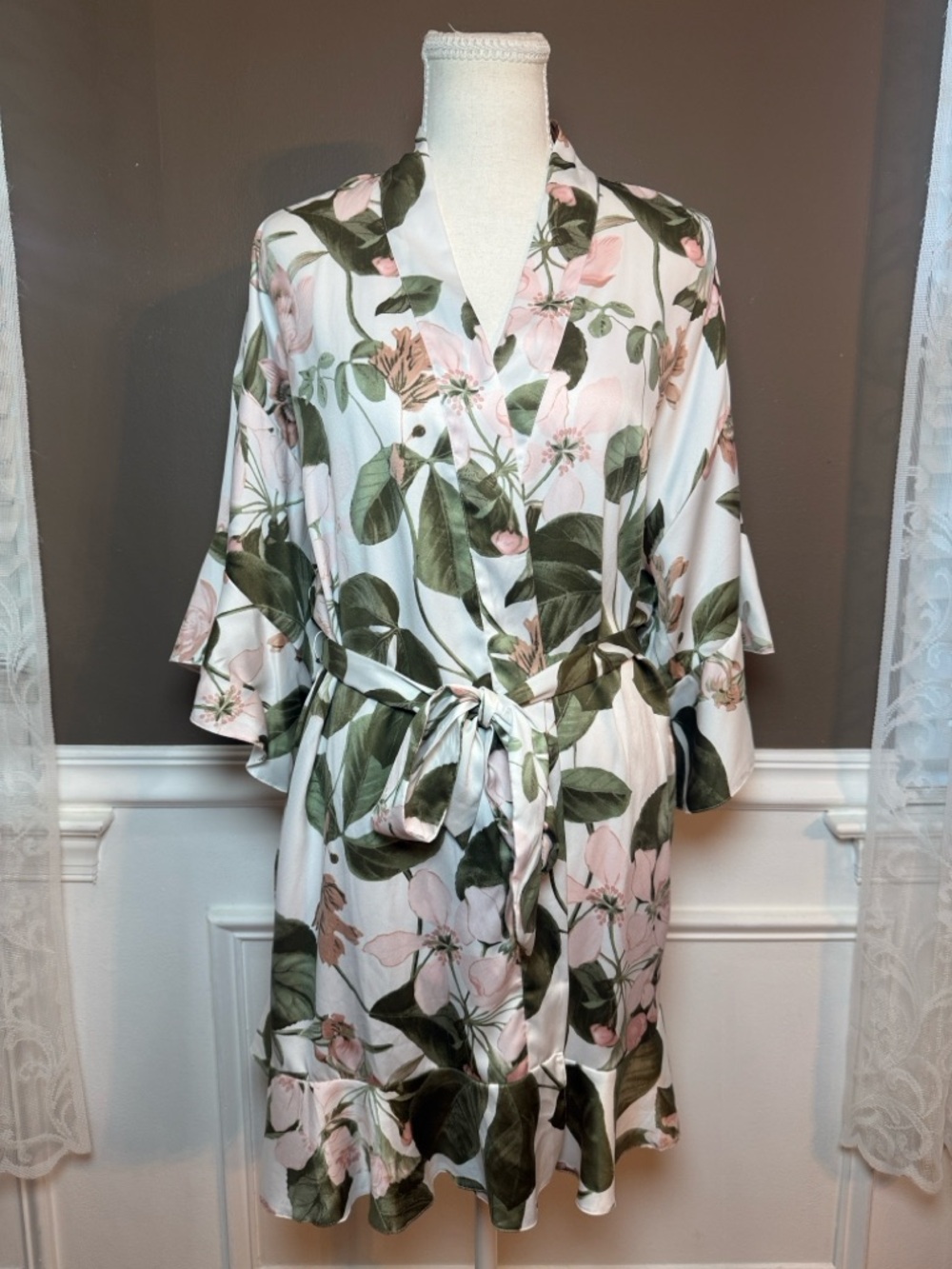 Victoria’s Secret Bridal Satin Floral Robe XS/S Wrap Ruffle Green Blush‎ White